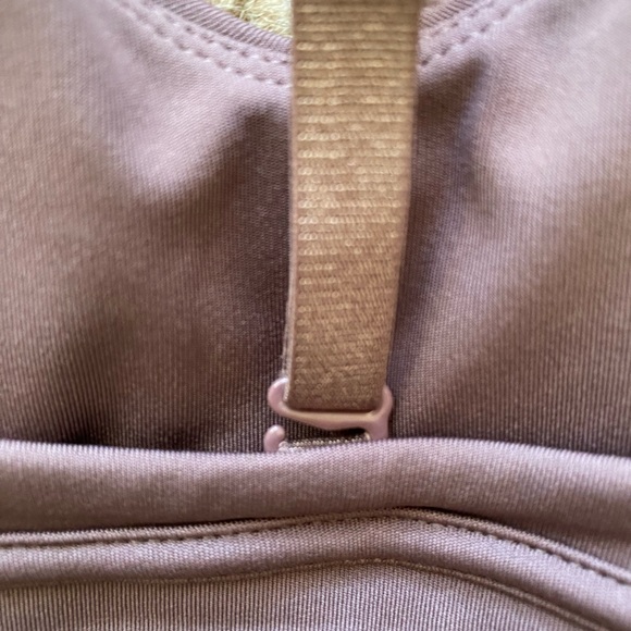 NWT Buffbunny Sultry sports bra, size L, Mocha Berry - Picture 7 of 10